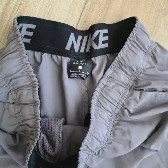 Nike Dri-FIT Totality 9" Unlined Gray Shorts Men Sz Small - Picture 5 of 13